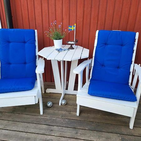 Вілла Minihus Med Stor Traedgardstomt Naera Golf Och Hav Труса Екстер'єр фото